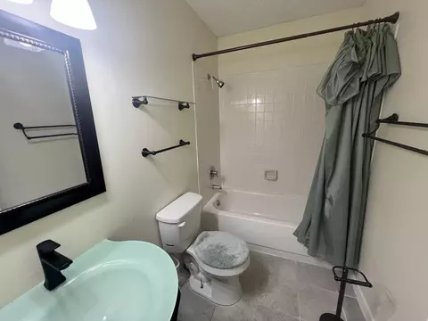 Bath - 241 Circle Dr, Morehead, KY 40351 photo 3 of 4