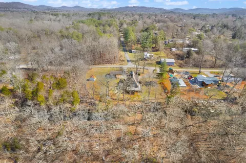 View/Area - 992 Stonegate Dr, Burnside, KY 42519 photo 6 of 14