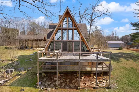 992 Stonegate Dr, Burnside, KY 42519
