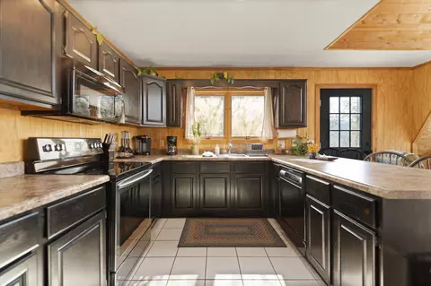 Kitchen - 992 Stonegate Dr, Burnside, KY 42519 photo 2 of 3