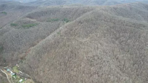 9999 Hwy 718, Flat Lick, KY 40935