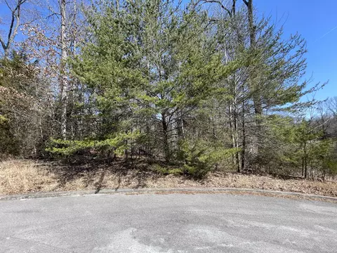 745 Water Cliff Dr, Somerset, KY 42503