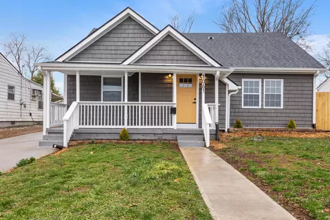 1061 Meadow Ln, Lexington, KY 40505