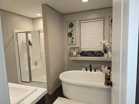Bath - 156 Eagle Crest Dr, Nancy, KY 42544 photo 1 of 5