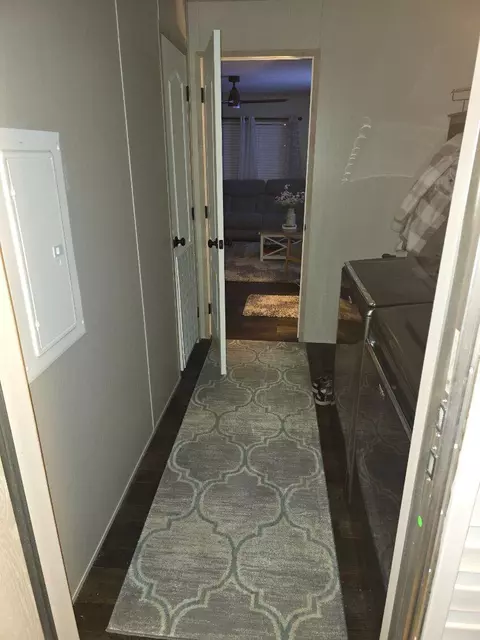 Entry Way - 156 Eagle Crest Dr, Nancy, KY 42544 photo 1 of 2