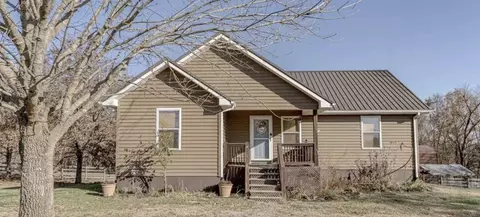 555 Winding Ridge Rd, Greensburg, KY 42743