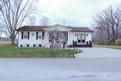 125 Cox St, Stanton, KY 40380