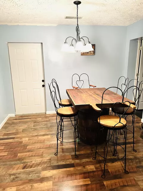 Dining - 391 Main Street St, Salvisa, KY 40372 photo 1 of 3