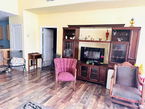 Living - 391 Main Street St, Salvisa, KY 40372 photo 5 of 7