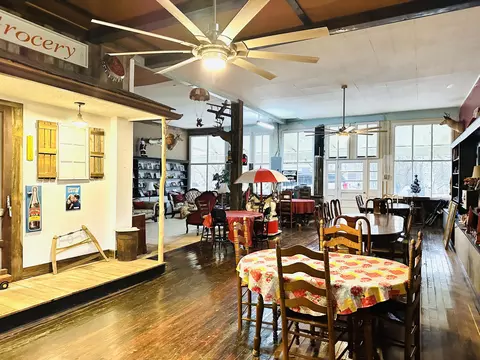 Dining - 391 Main Street St, Salvisa, KY 40372 photo 2 of 3