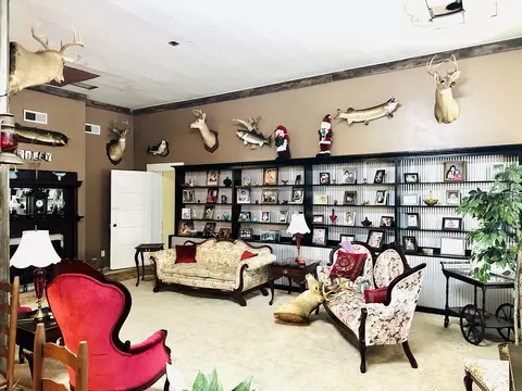 Living - 391 Main Street St, Salvisa, KY 40372 photo 3 of 7