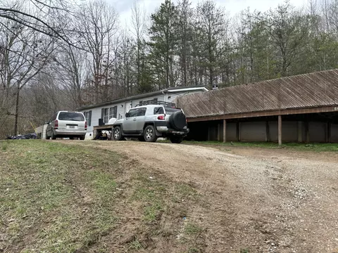 66 Binghamtown Rd, Flat Lick, KY 40935