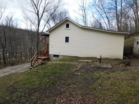 Exterior - 146 Bailey Loop, Loyall, KY 40854 photo 7 of 7