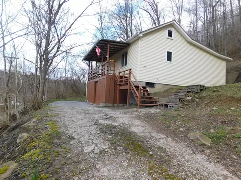 Exterior - 146 Bailey Loop, Loyall, KY 40854 photo 2 of 7