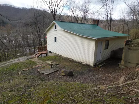 Exterior - 146 Bailey Loop, Loyall, KY 40854 photo 6 of 7