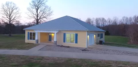 36 Douglas Dr, Russell Springs, KY 42642