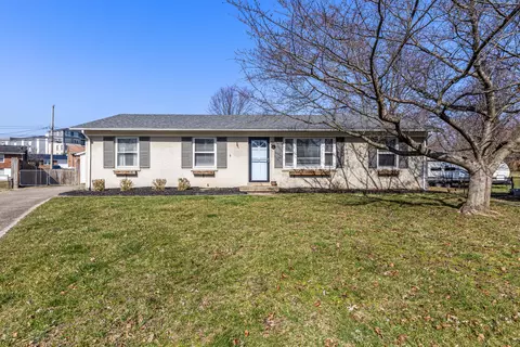 241 Kenlock Dr, Lexington, KY 40517