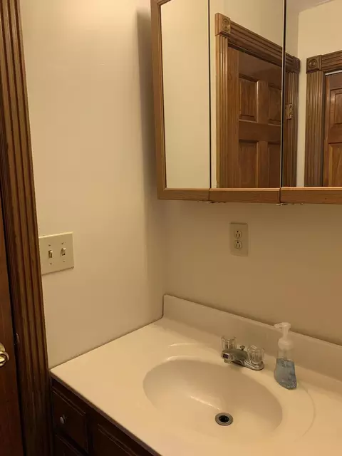 Bath - 20 Trammell Ln, Corbin, KY 40701 photo 3 of 8