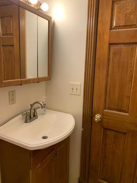 Bath - 20 Trammell Ln, Corbin, KY 40701 photo 7 of 8