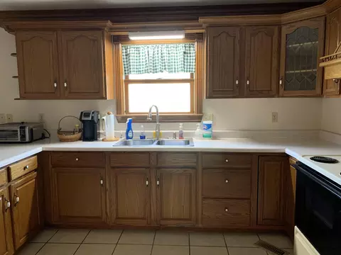 Kitchen - 20 Trammell Ln, Corbin, KY 40701 photo 3 of 8