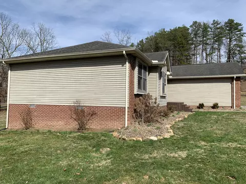 Exterior - 20 Trammell Ln, Corbin, KY 40701 photo 7 of 16