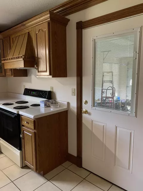 Kitchen - 20 Trammell Ln, Corbin, KY 40701 photo 1 of 8