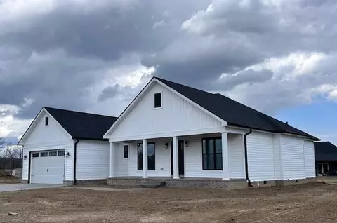 146 Willis Dr, Danville, KY 40422