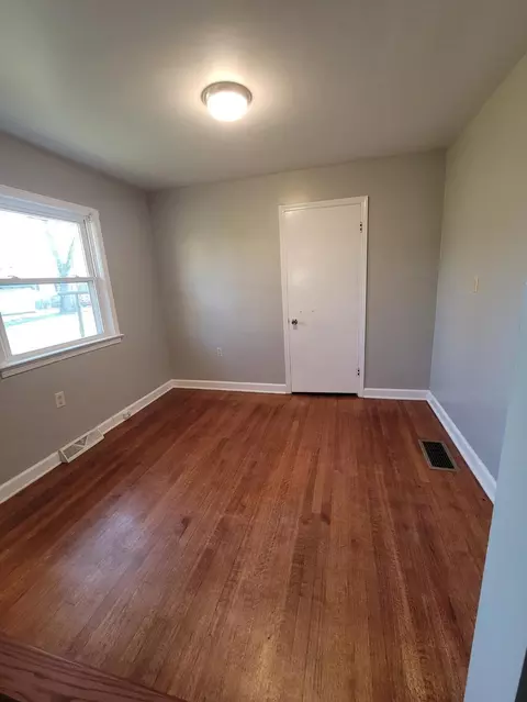 404 E 2nd St, Perryville, KY 40468 photo 5