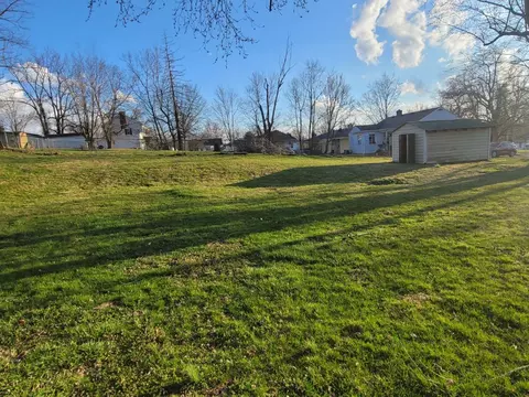 404 E 2nd St, Perryville, KY 40468 photo 3