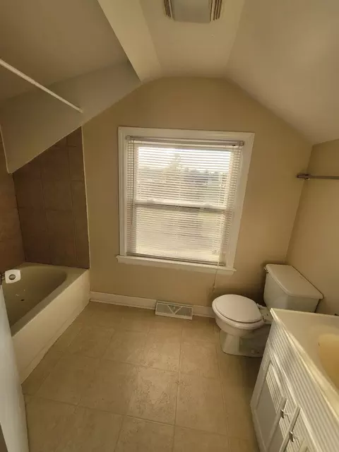 404 E 2nd St, Perryville, KY 40468 photo 10