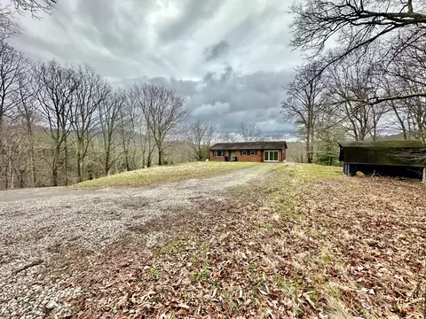 626 Dry Branch Rd, Irvine, KY 40336