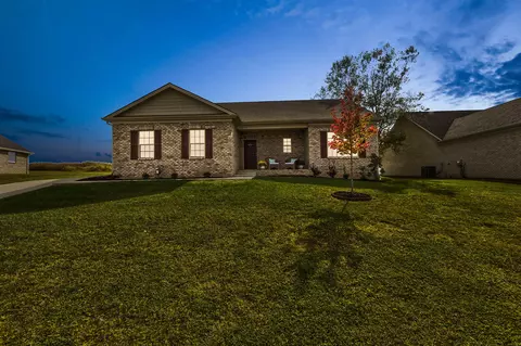 215 Ashton Oak Way, Winchester, KY 40391