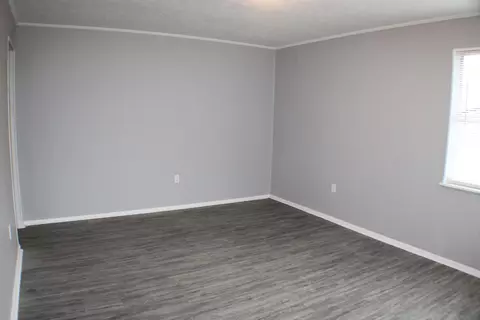 114 E Rochester Ave, Middlesboro, KY 40965 photo 9