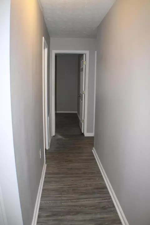 114 E Rochester Ave, Middlesboro, KY 40965 photo 10