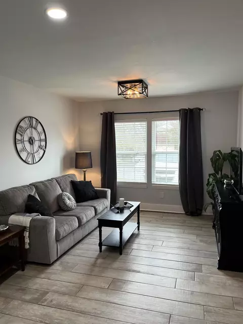 3313 Fox Trace Rd, Lexington, KY 40515