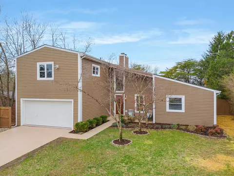 3257 Pebble Lake Dr, Lexington, KY 40515