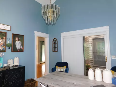 Dining - 1100 Coldiron Hts, Baxter, KY 40806 photo 2 of 3