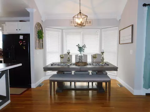Dining - 1100 Coldiron Hts, Baxter, KY 40806 photo 1 of 3