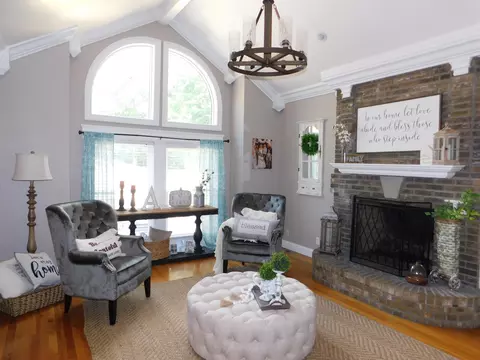 Living - 1100 Coldiron Hts, Baxter, KY 40806 photo 10 of 43