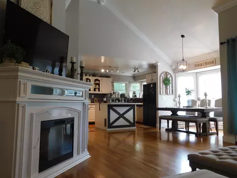 Kitchen - 1100 Coldiron Hts, Baxter, KY 40806 photo 1 of 14