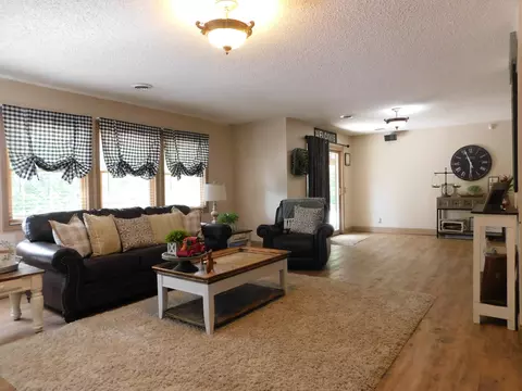 Living - 1100 Coldiron Hts, Baxter, KY 40806 photo 25 of 43