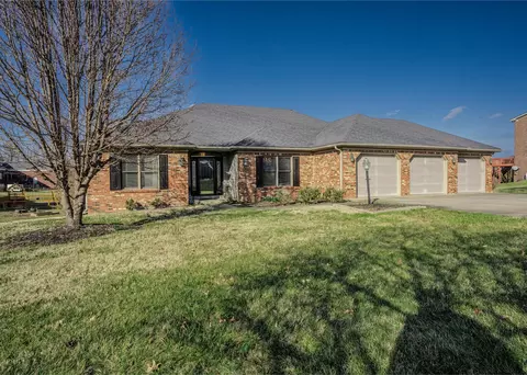 1008 Putter Pt, Lawrenceburg, KY 40342