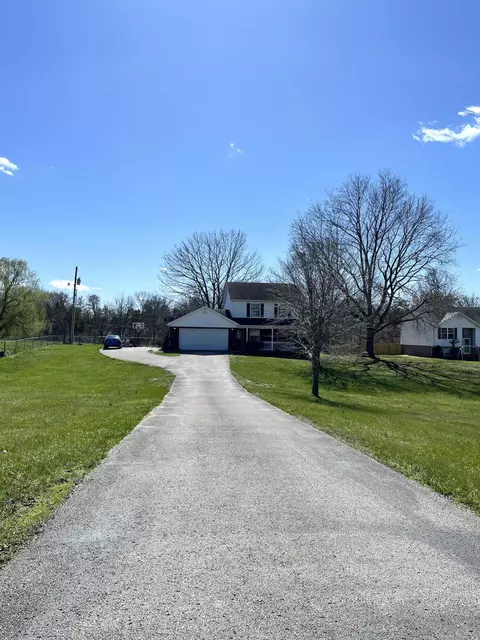 1018 Barker Ln, Berea, KY 40403