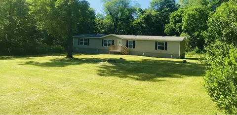 32 Kenneth Barrett Rd, Booneville, KY 41314