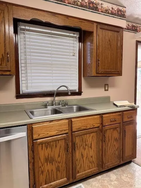 Kitchen - 554 Forego Trl, Corbin, KY 40701 photo 4 of 7