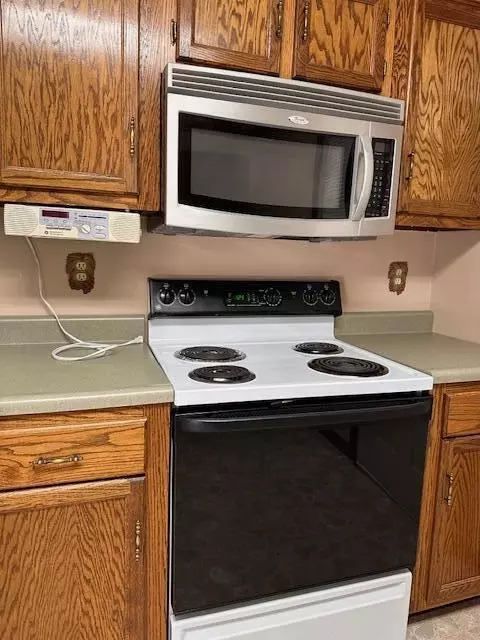 Kitchen - 554 Forego Trl, Corbin, KY 40701 photo 5 of 7