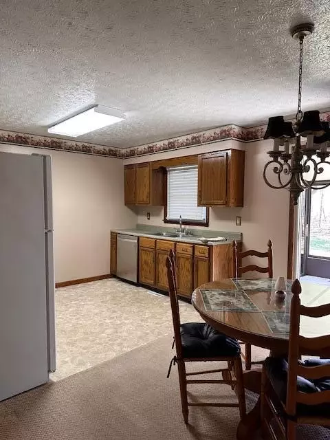 Kitchen - 554 Forego Trl, Corbin, KY 40701 photo 2 of 7