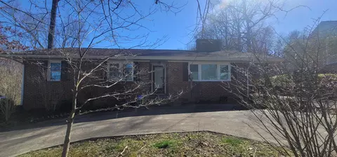 911 W 8th St, Corbin, KY 40701 photo 2