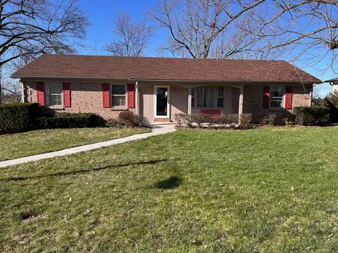 121 Lowry Ln, Wilmore, KY 40390