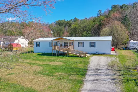 841 Dean Hundley Rd, East Bernstadt, KY 40729
